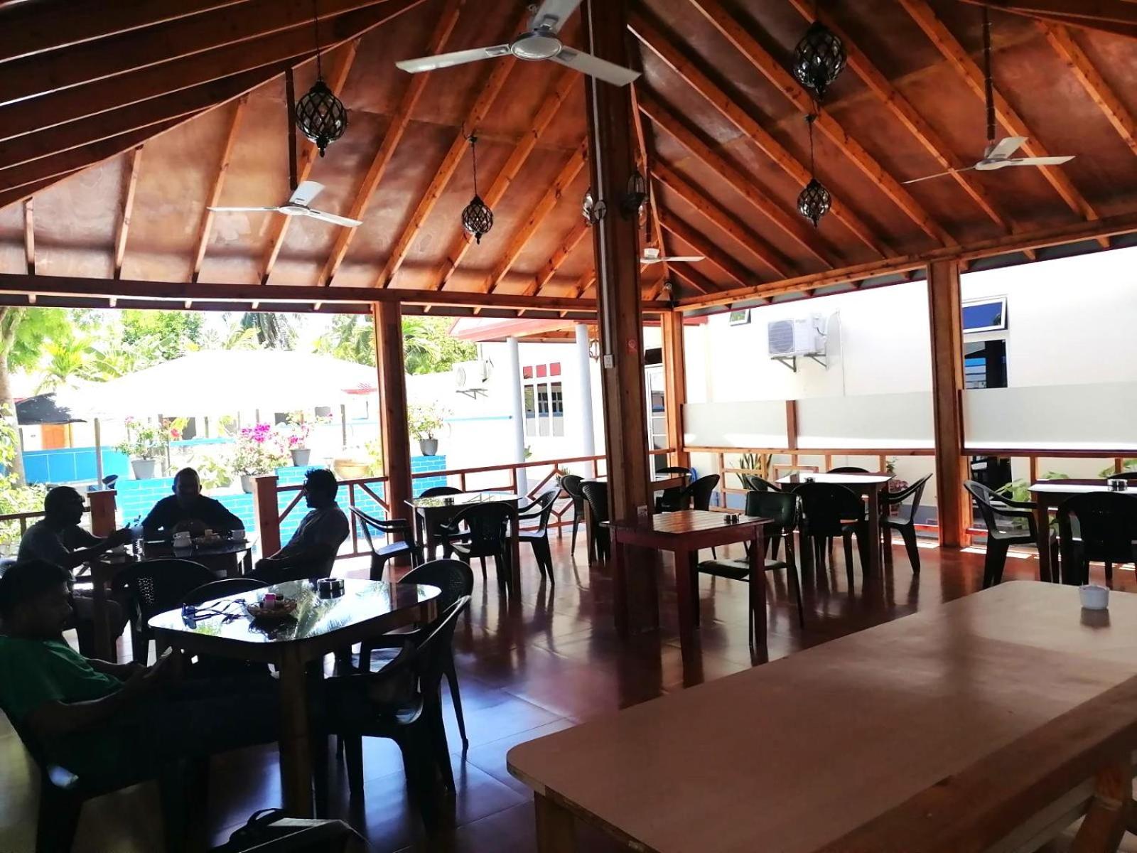 نزل Charming Holiday أدو أتول المظهر الخارجي الصورة